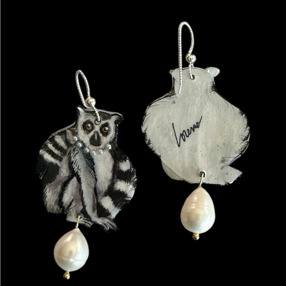 Hand painted Ringtail Lemur earrings w pearl necklace wildlife jewelry primates - Picture 3 of 4